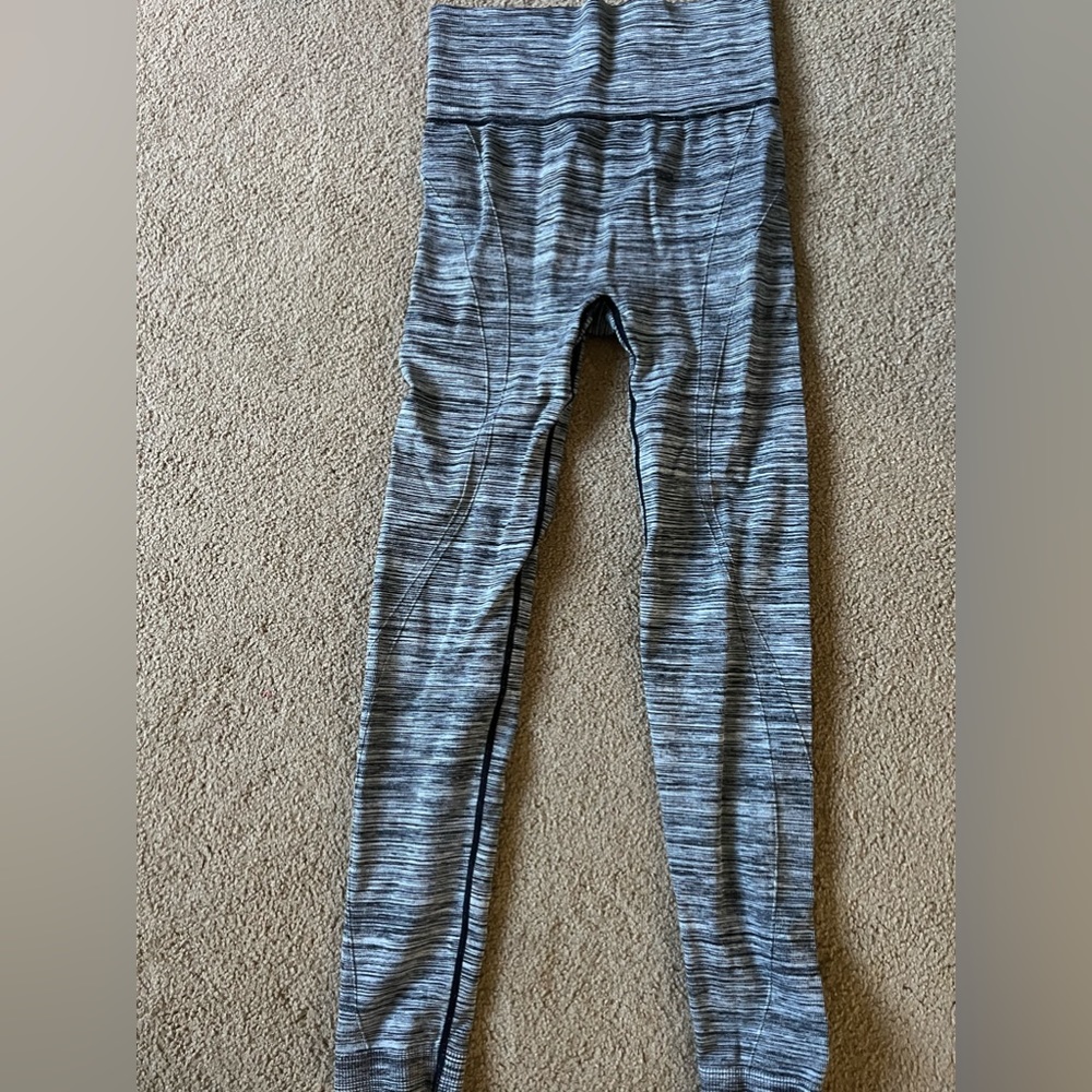 Gray athletic leggings